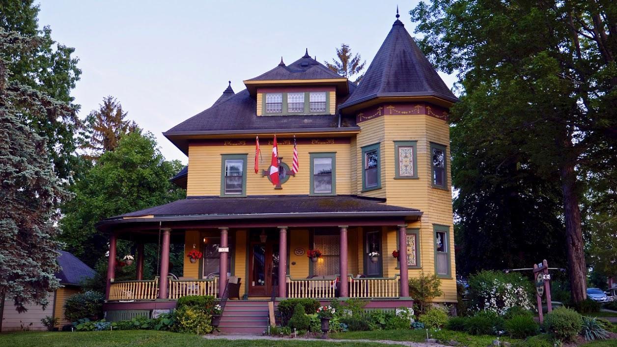 Sleepy Hollow B&B Gananoque Exterior photo